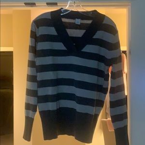 Gap V-neck sweater